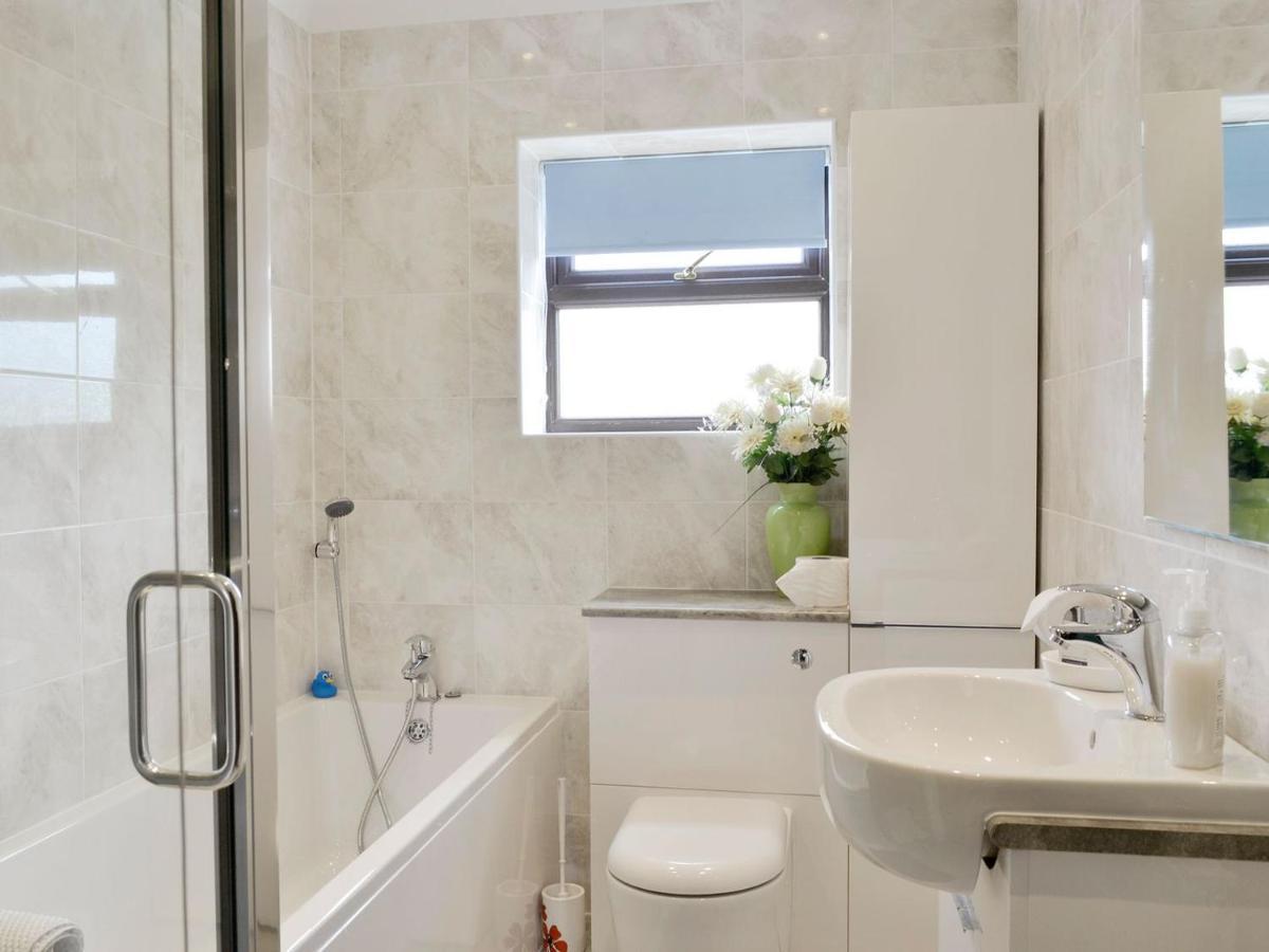 Denton House Villa Ravenscar Esterno foto